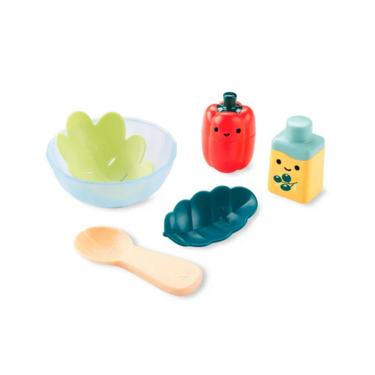 Skip Hop Tub to Table Salad Set scooping and pouring water in bath