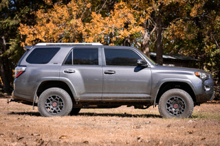 Rough Country - 2 Inch Lift Kit - Toyota 4Runner 2WD/4WD (2010-2024)