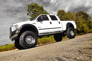 Rough Country - 8 Inch Lift Kit - Ford F-250/F-350 Super Duty 4WD (1999-2004)