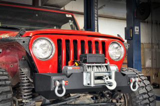 Rough Country - Front Stubby Winch Bumper - Jeep Wrangler TJ (97-06)/Wrangler Unlimited (04-06)