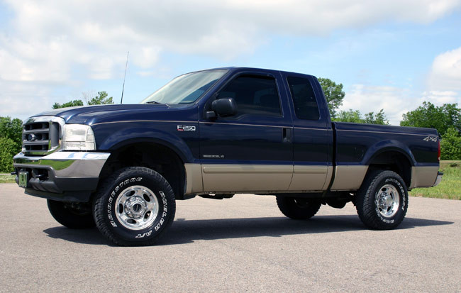 Rough Country - 2.5 Inch Leveling Kit - Leaf Spring  - V2 - Ford F-250/F-350 Super Duty (99-04)