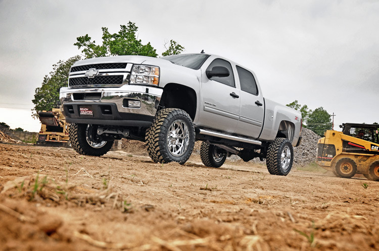 Rough Country - 7.5 Inch Lift Kit - NTD - V2 - Chevy/GMC 2500HD/3500HD (11-19)