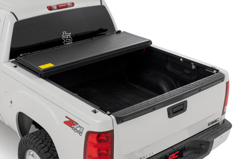 Rough Country - Hard Low Profile Bed Cover - 5'9" Bed - No Rail Caps - Chevy/GMC 1500 (07-13) - 47113550B