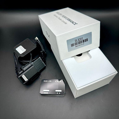 SE0201-TC DLX Bluetooth® Throttle Controller: Porsche 911, Boxster, Cayman, Macan, and Panamera (SE0201-TC)