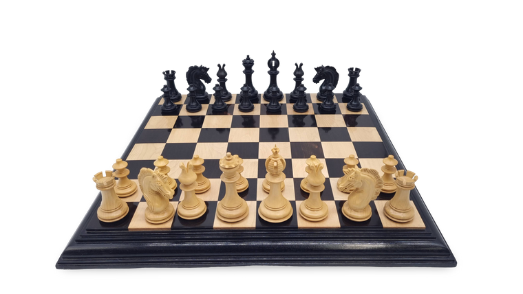 Florence Finessea Noir Chess Set