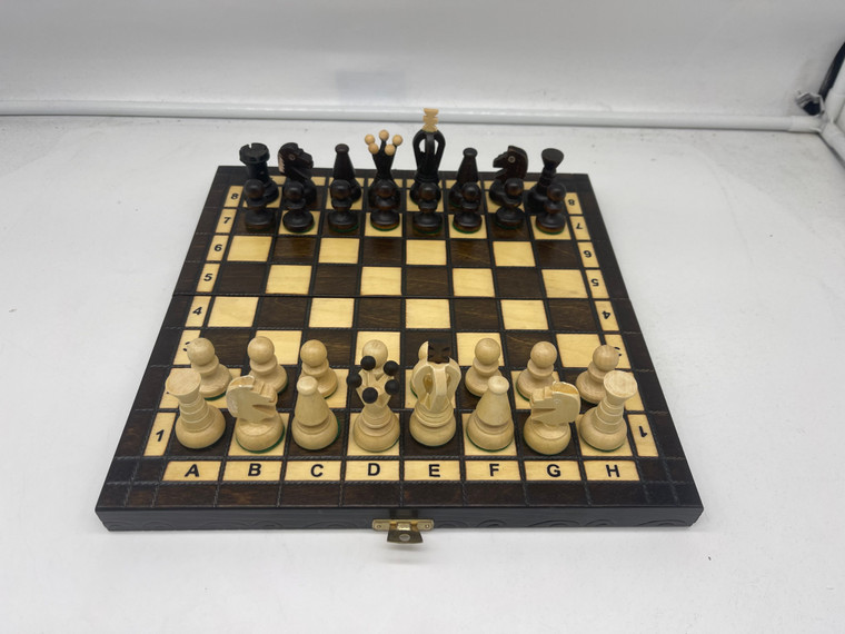 Venlo Folding Chess Set - mismatched rooks