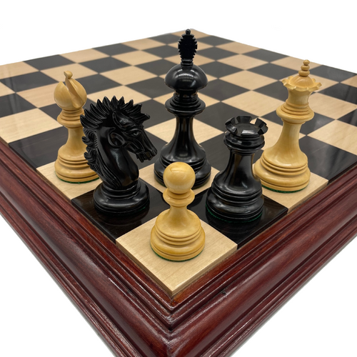 Dalí 4.4 Lacquered Luxury Chessmen (Ebony-Padauk-Boxwood)