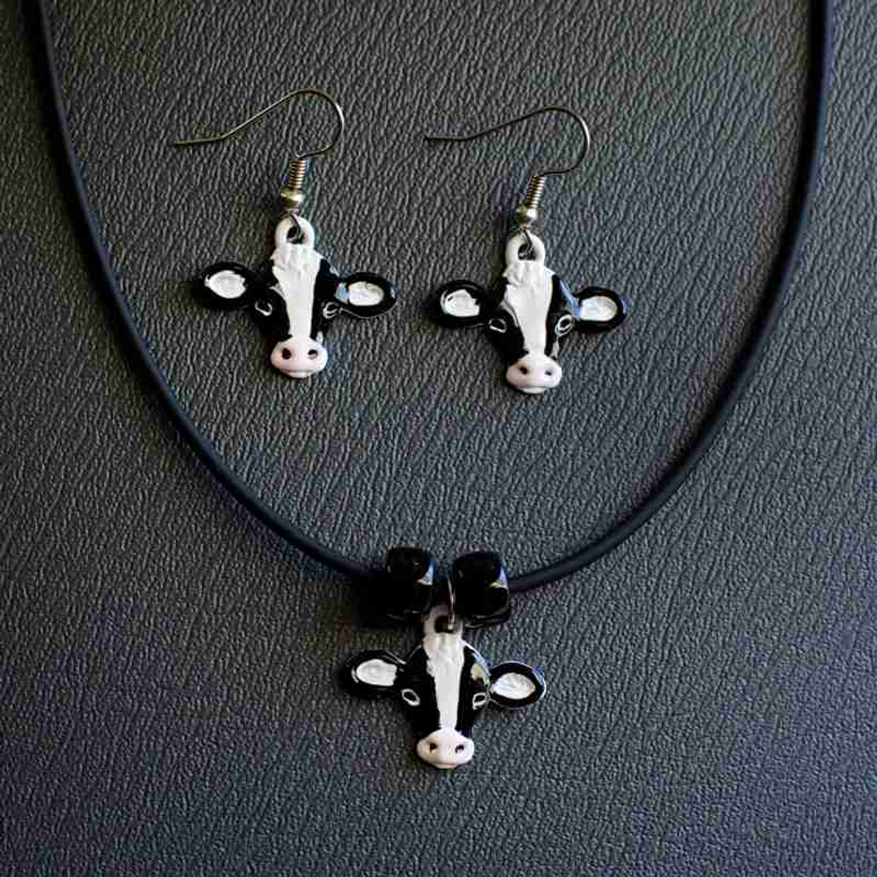 Framendino, Mini Cow Resin Charms Cow Pendant Cute Black White Cow Animal  Dangle Beads for DIY Jewelry Making Farm Theme Earring Necklace Bracelet