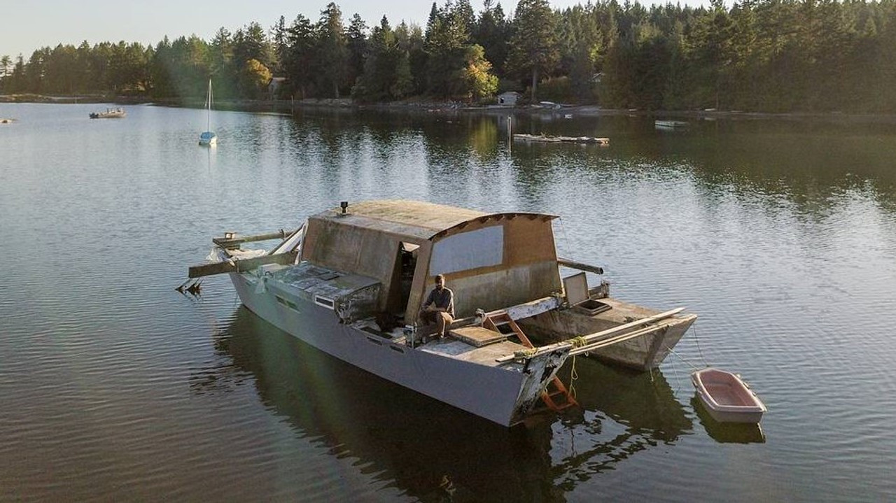 Sink or Swim --Simon’s 5 years journey of building the epic off-grid solar-powered catamaran