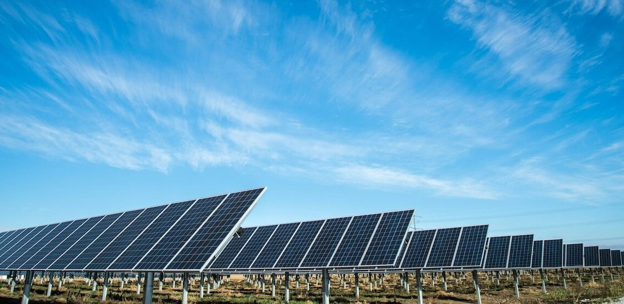 Solar Farm: What Is It and How Does It Work