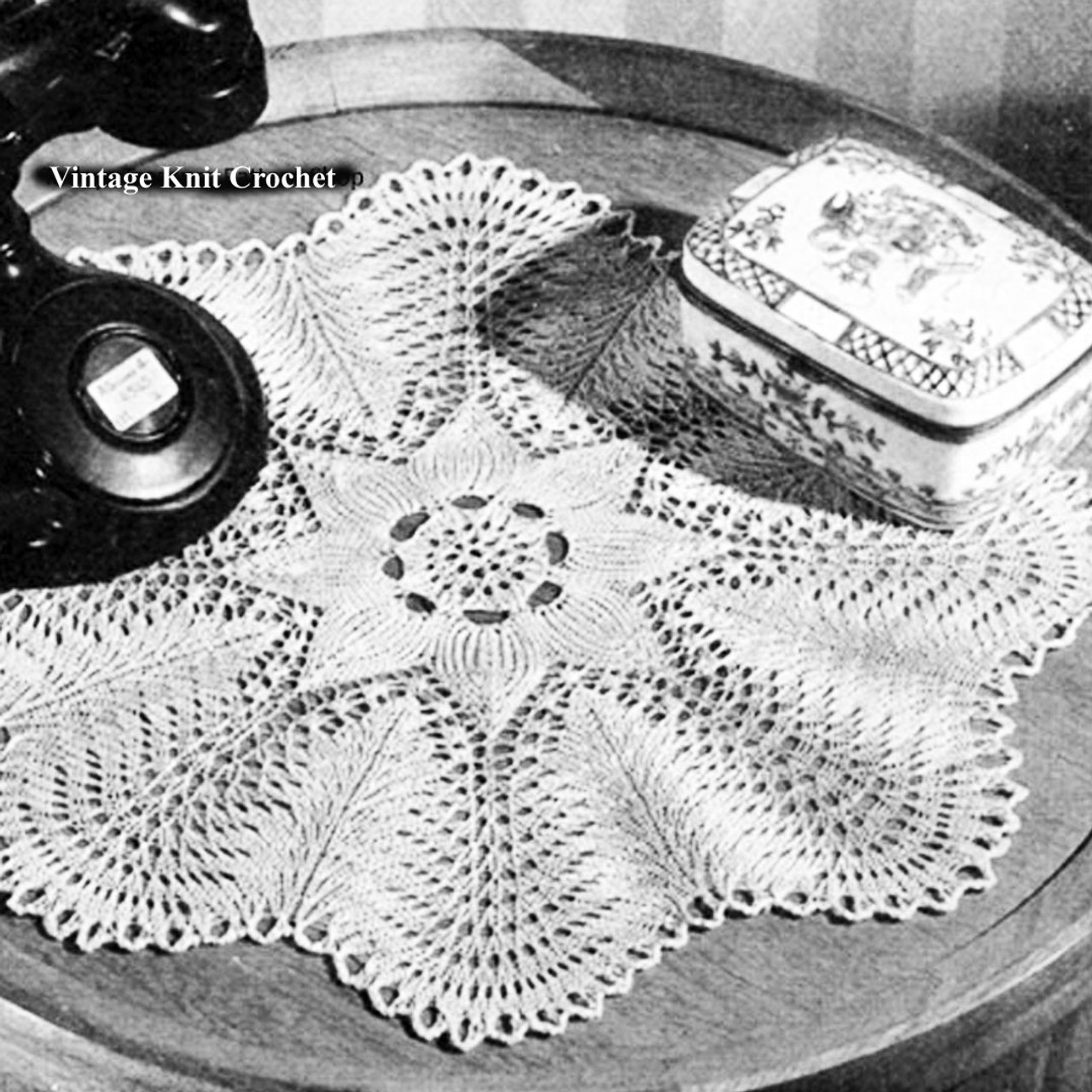 Knitted Hemlock Scalloped Doily pattern, vintage 1942