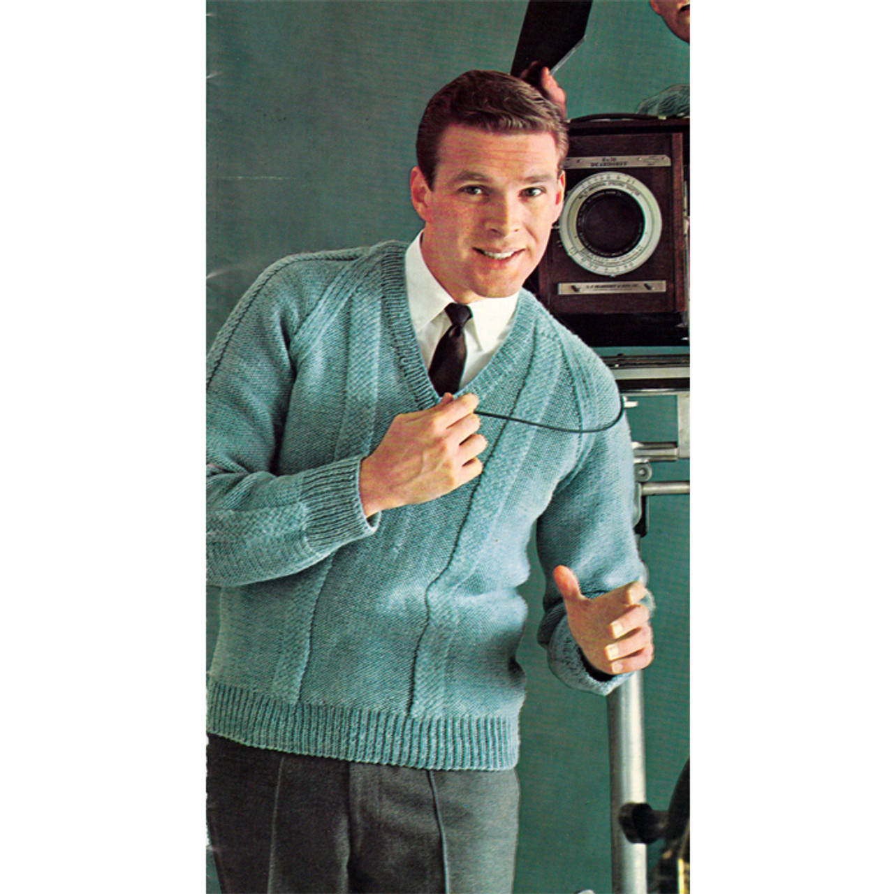 Mans Raglan Sleeved Knitted Cardigan Pattern 