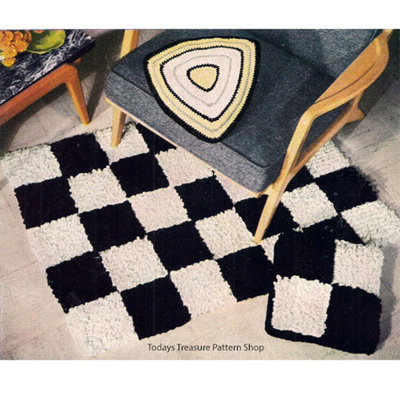 Crochet Rug Pattern Checkerboard in black and white