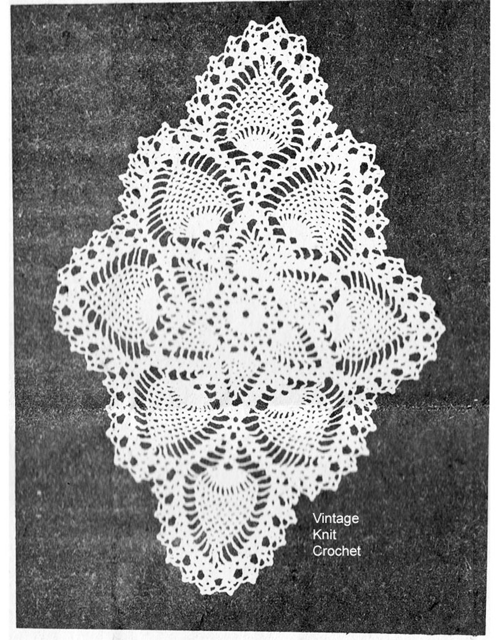 Oval pineapple doily pattern illustration for Design 844, Vintage 1940s