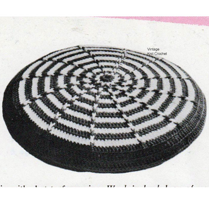 Crocheted Pillow Pattern In Round Geometric Motif