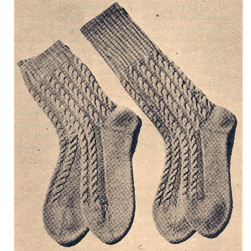 Vintage 1940s Mens Cable Socks Knitting Pattern 