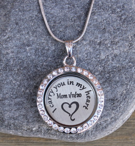 I carry you in my heart - Engraved Floating Charm Locket I carry you in my heart - Engraved Floating Charm Locket