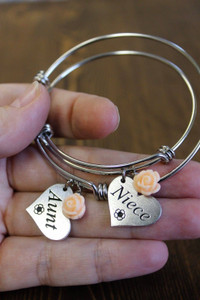 Aunt & Niece Flower Bracelets (995) Aunt & Niece Flower Bracelets (995)