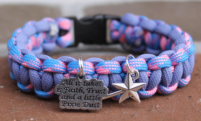 Here's our new small Paracord Bracelet Design with a very distinct