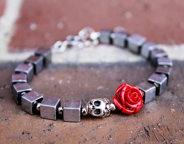 Evil skull link bracelet