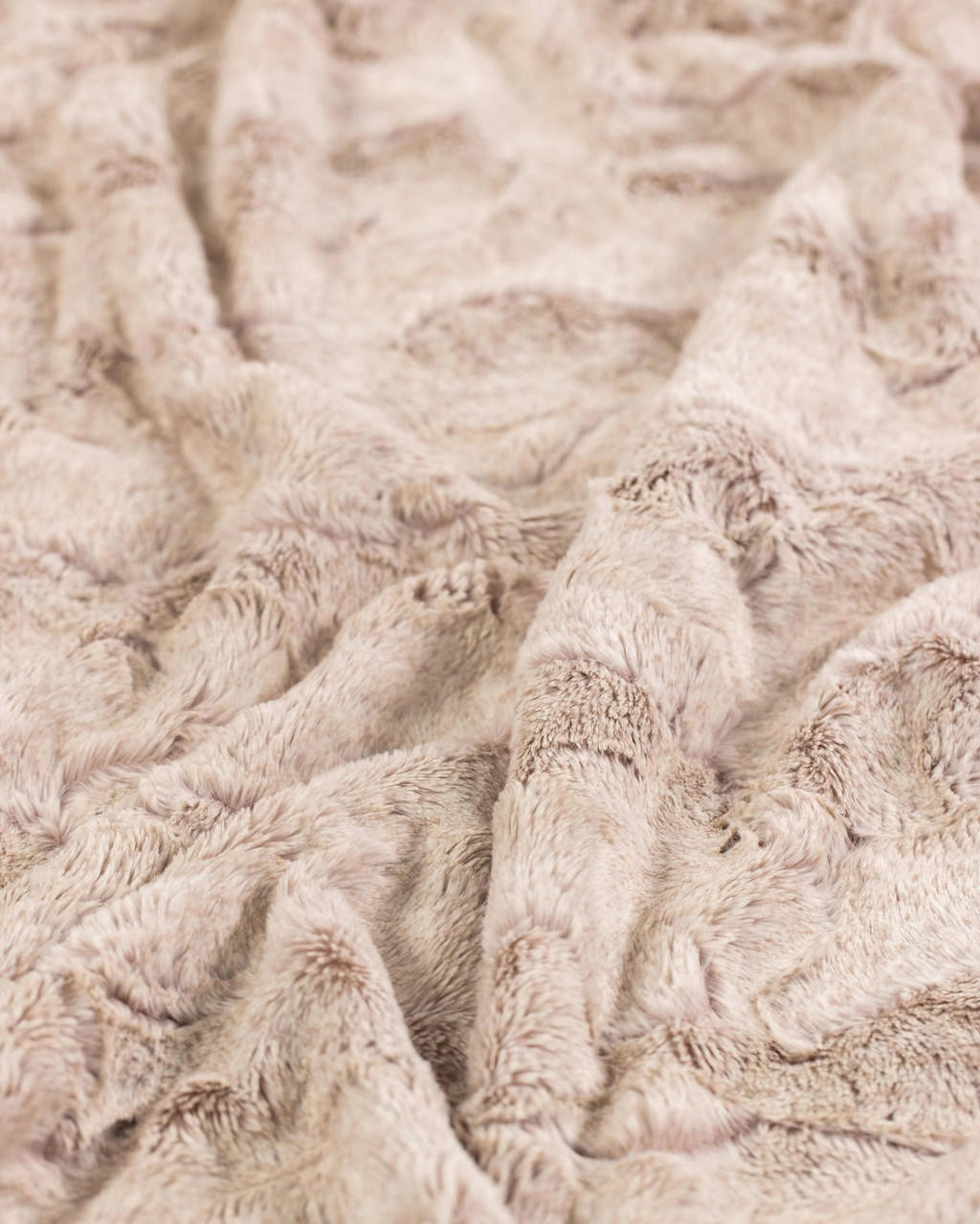 Bella lux 2025 faux fur throw