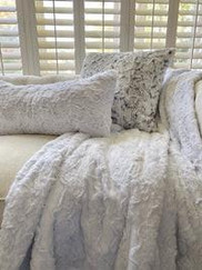 Keiki Co. White Bella Throw 