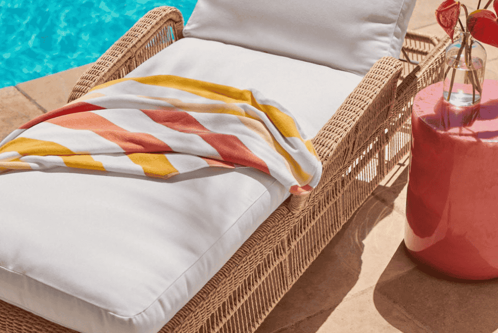 how-to-make-a-statement-with-outdoor-rugs