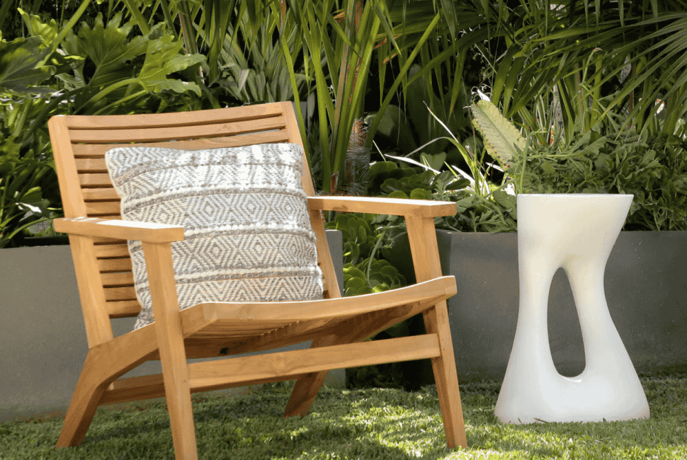 selecting-the-right-outdoor-d-cor