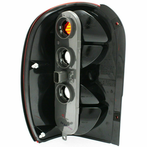 TAIL LAMP RH RENEGADE MODELS W/TAIL LAMP GUARD HQ REPLACEMENT FOR JEEP LIBERTY 2005 PARTSLINK NUMBER CH2801160