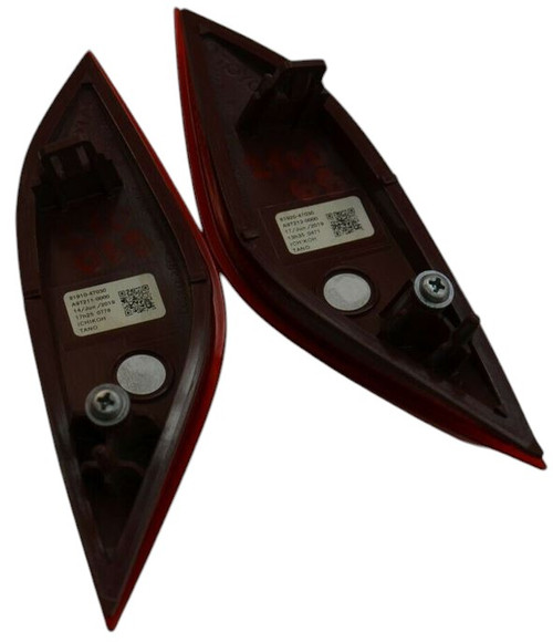 REFLECTOR RR RH CAPA REPLACEMENT FOR TOYOTA PRIUS AWD E 2019 PARTSLINK NUMBER TO1185114C REFLECTOR RR RH CAPA REPLACEMENT FOR TOYOTA PRIUS AWD E 2019 PARTSLINK NUMBER TO1185114C