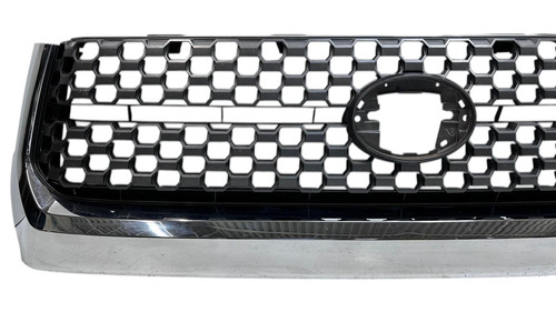GRILLE FR CHROME FRAME W/ LIGHT GRAY HONEYCOMB CENTER REPLACEMENT FOR  TOYOTA TUNDRA 4WD 2019 PARTSLINK NUMBER   TO1200453