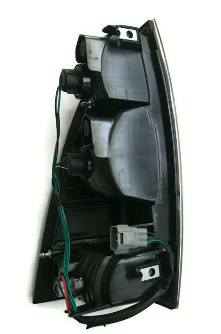 TAIL LAMP RH LED TYPE W/CLEAR CENTER LENS CAPA REPLACEMENT FOR TOYOTA TACOMA PICKUP 2WD 2008 PARTSLINK NUMBER  TO2801177C