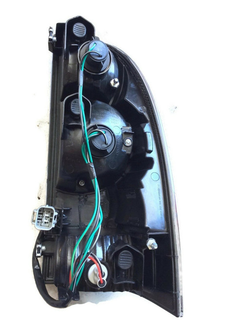 TAIL LAMP LH LED W/CLEAR CENTER LENS HQ REPLACEMENT FOR TOYOTA TACOMA PICKUP 4WD 2008 PARTSLINK NUMBER  TO2800177