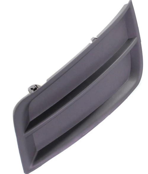 FOG LAMP COVER FR RH EXCLUDE RS MODEL  REPLACEMENT FOR CHEVROLET CRUZE 2013 PARTSLINK NUMBER  GM1039130