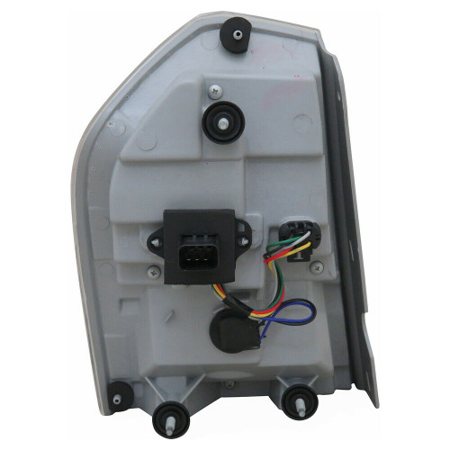 TAIL LAMP RH W/CHROME CENTER TRIM EXCLUDE JOHN VARVATOS 03/19/2012-14 HQ   REPLACEMENT FOR CHRYSLER 300 2013 PARTSLINK NUMBER  CH2819135