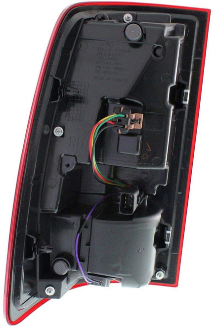 TAIL LAMP RH BLACK SPORT/RT SMOKED LENS HQ  REPLACEMENT FOR RAM PICKUP RAM 3500 2015 PARTSLINK NUMBER  CH2801202