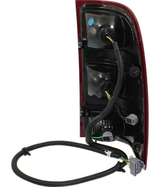 TAIL LAMP LH 2ND DESIGN W/O DARK RED TRIM W/SMALL BACK-UP BULB EXCLUDE BASE/DUALLY MODEL HQ    REPLACEMENT FOR GMC PICKUP GMC SIERRA 2500-3500 2013 PARTSLINK NUMBER  GM2800250