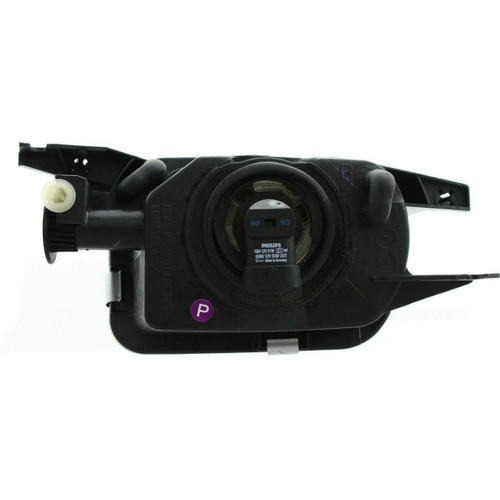 FOG LAMP FR RH W/O AMG W/BI-XENON HQ REPLACEMENT FOR MERCEDES C230 2002 PARTSLINK NUMBER MB2593106 FOG LAMP FR RH W/O AMG W/BI-XENON HQ REPLACEMENT FOR MERCEDES C230 2002 PARTSLINK NUMBER MB2593106