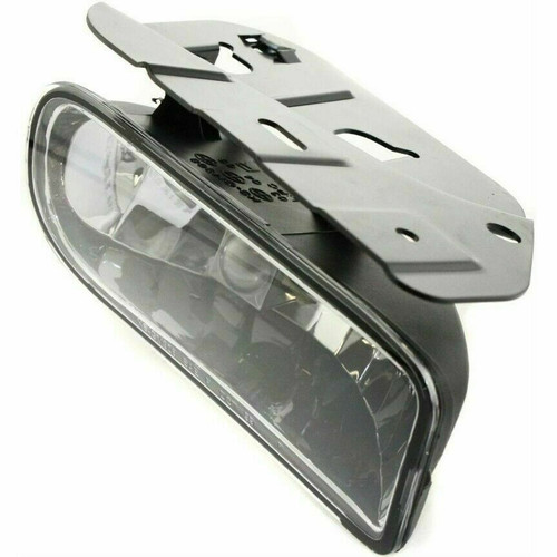 FOG LAMP FR RH HQ REPLACEMENT FOR CADILLAC ESCALADE 2003 PARTSLINK NUMBER GM2593138 FOG LAMP FR RH HQ REPLACEMENT FOR CADILLAC ESCALADE 2003 PARTSLINK NUMBER GM2593138