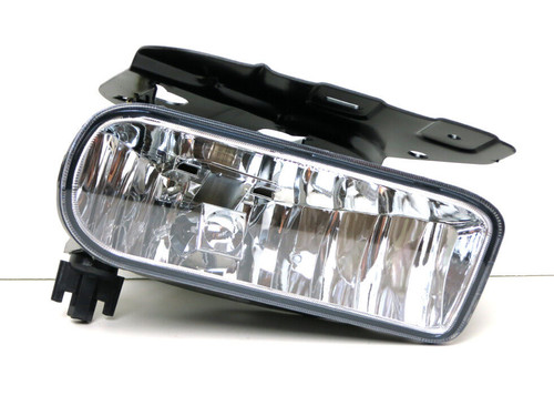 FOG LAMP FR RH HQ  REPLACEMENT FOR CADILLAC ESCALADE EXT 2006 PARTSLINK NUMBER  GM2593138
