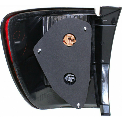 TAIL LAMP RH HQ REPLACEMENT FOR PONTIAC VIBE 2003 PARTSLINK NUMBER GM2801192 TAIL LAMP RH HQ REPLACEMENT FOR PONTIAC VIBE 2003 PARTSLINK NUMBER GM2801192