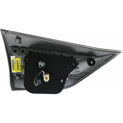 TRUNK LAMP RH SE MODEL CAPA REPLACEMENT FOR TOYOTA SIENNA 2013 PARTSLINK NUMBER TO2803130C TRUNK LAMP RH SE MODEL CAPA REPLACEMENT FOR TOYOTA SIENNA 2013 PARTSLINK NUMBER TO2803130C