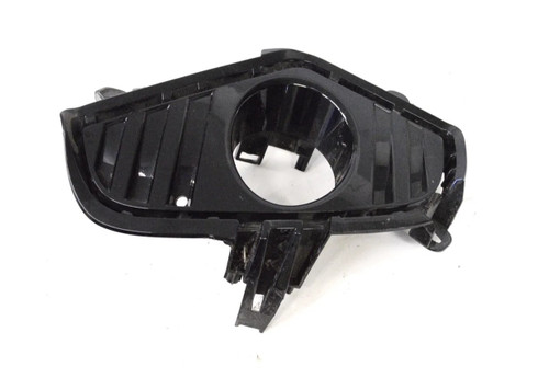 FOG LAMP BEZEL FR LH GLOSS BLACK EXCLUDE LE MODELS REPLACEMENT FOR TOYOTA RAV 4 2023 PARTSLINK NUMBER TO1038258