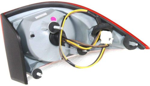 TAIL LAMP LH HQ REPLACEMENT FOR BUICK REGAL 2002 PARTSLINK NUMBER GM2818175 TAIL LAMP LH HQ REPLACEMENT FOR BUICK REGAL 2002 PARTSLINK NUMBER GM2818175