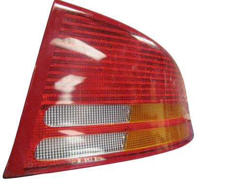 TAIL LAMP RH HQ REPLACEMENT FOR CHRYSLER INTREPID(CANADA) 2002 PARTSLINK NUMBER CH2801146 TAIL LAMP RH HQ REPLACEMENT FOR CHRYSLER INTREPID(CANADA) 2002 PARTSLINK NUMBER CH2801146