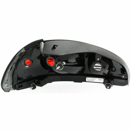 TAIL LAMP RH CAPA REPLACEMENT FOR PONTIAC GRAND PRIX 2001 PARTSLINK NUMBER GM2819101C TAIL LAMP RH CAPA REPLACEMENT FOR PONTIAC GRAND PRIX 2001 PARTSLINK NUMBER GM2819101C