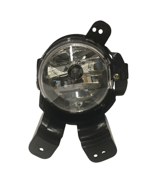 FOG LAMP FR RH CAPA REPLACEMENT FOR CHEVROLET TRAX 2015 PARTSLINK NUMBER GM2593312C FOG LAMP FR RH CAPA REPLACEMENT FOR CHEVROLET TRAX 2015 PARTSLINK NUMBER GM2593312C