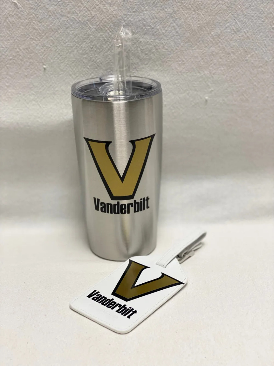 https://cdn11.bigcommerce.com/s-fj3aici2a/images/stencil/1280x1280/products/14378/17509/grad-stainless-and-tag-vandy__43389.1680657859.jpg?c=2