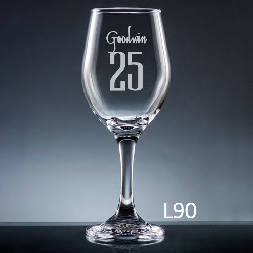 Numero Wine Glass - 10 fonts