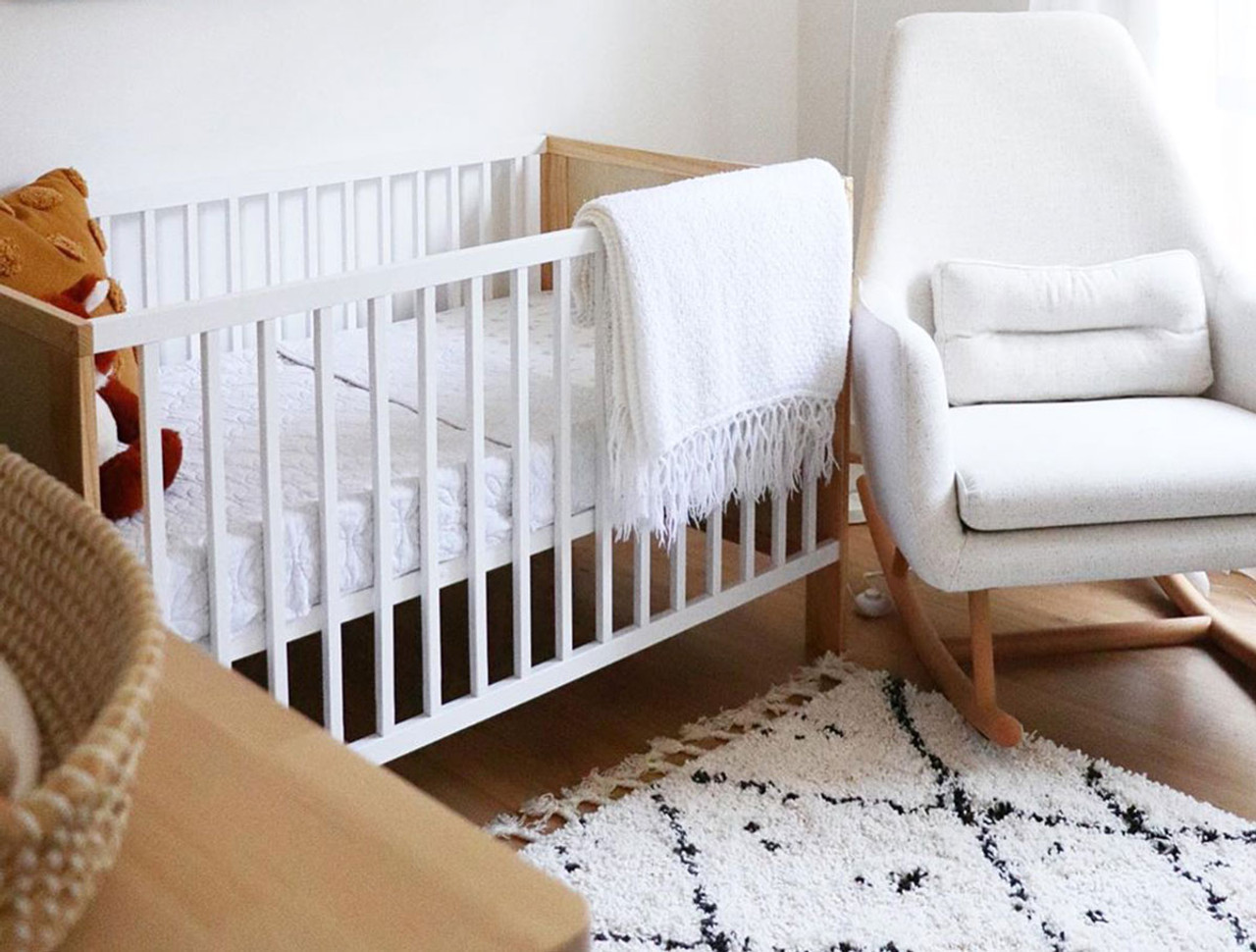 cot with sliding side